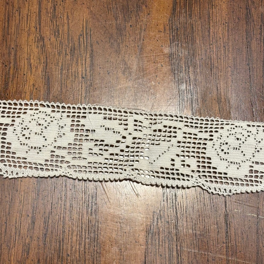 Vintage Off White Floral Rose Cotton Filet Scalloped Edge Lace Trim 110 Inches